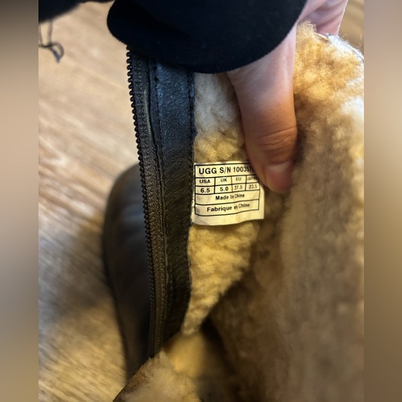Ugg Suede Boots with Sherpa Lining - Picture 7 of 9